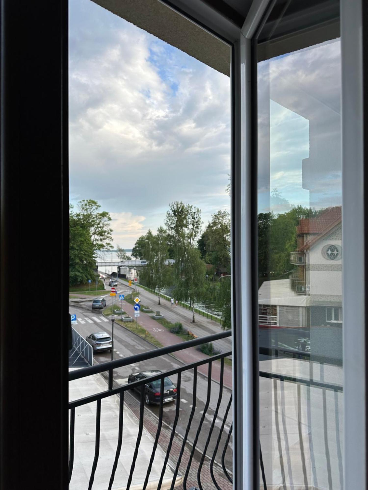 Apartamento Piekny Apartament Z Widokiem Na Jezioro Niegocin Giżycko Exterior foto